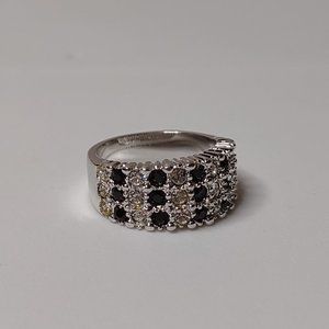 Size 5.75 Ring With Black And Clear Stones